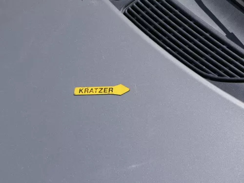 Skoda Fabia 5J Roomster Motorhaube Haube Klappe vorne braun LF8H + Logo (185109)