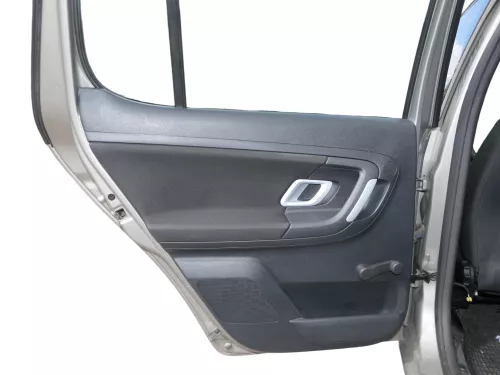 1x Skoda Fabia 5J Stufenheck Türverkleidung Verkleidung Tür hinten links Griff