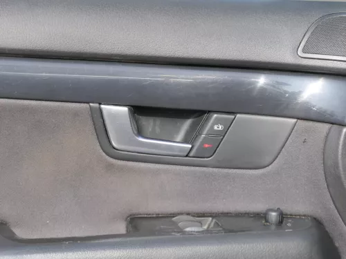 1x A4 8E B6 Türverkleidung Verkleidung Tür vorne links soul schwarz -ohne Schalt (185142)