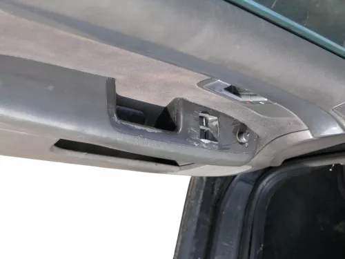 1x A4 8E B6 Türverkleidung Verkleidung Tür vorne links soul schwarz -ohne Schalt (185142)