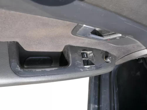 1x A4 8E B6 Türverkleidung Verkleidung Tür vorne links soul schwarz -ohne Schalt (185142)