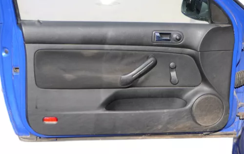 VW Golf 4 2/3-Türer Türverkleidung Verkleidung Tür vorne links schwarz