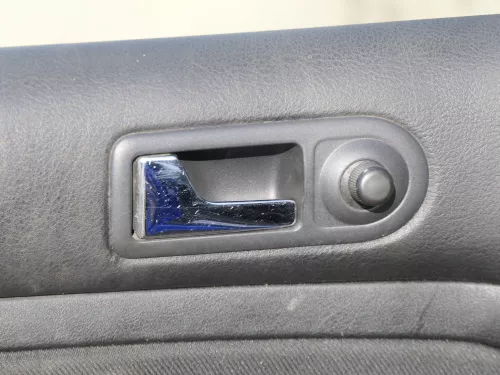 VW Golf 4 2/3-Türer Türverkleidung Verkleidung Tür vorne links schwarz (185167)