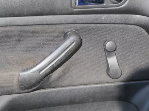 VW Golf 4 2/3-Türer Türverkleidung Verkleidung Tür vorne links schwarz (185167)