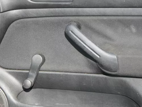 VW Golf 4 2/3-Türer Türverkleidung Verkleidung Tür vorne rechts schwarz (185168)