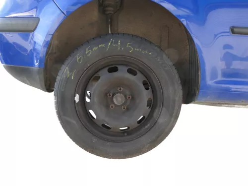 4x VW Golf 4 Bora 195/65 R15 91V Sommerreifen 6jx15H2 ET38 ca. 4-6,5mm Reifen (185174)