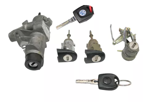 VW Golf 4 Lim Schloßsystem 2x Türschloß 2x Schlüssel Schloß Zündschloß Hecksch O