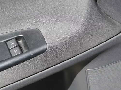 1x VW Polo 9N Türverkleidung Verkleidung Tür vorne links 2/3-Türer Griff Öffner (185201)