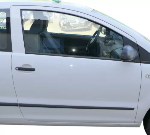 VW Fox 5Z Tür vorne rechts Beifahrertür rechts weiß LB9A - ohne Anbauteile