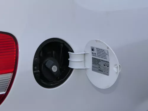 VW Fox 5Z Tankdeckel Klappe Tankklappe Deckel Tank weiß LB9A