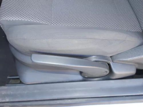 VW Fox Sitz Fahrersitz vorne links OHNEAirbag höhenverstellbar (185241)