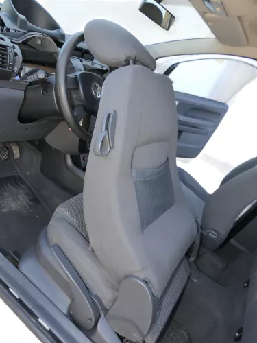 VW Fox Sitz Fahrersitz vorne links OHNEAirbag höhenverstellbar (185241)