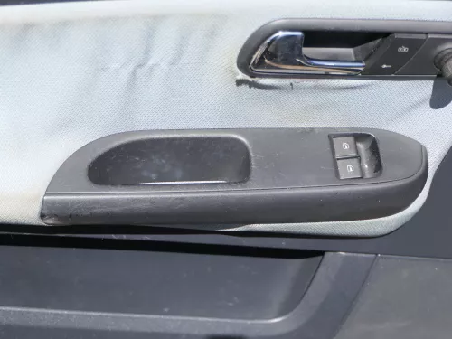 1x Seat Ibiza 6L Türverkleidung Verkleidung Tür vorne links 2/3-Türer Griff (185267)