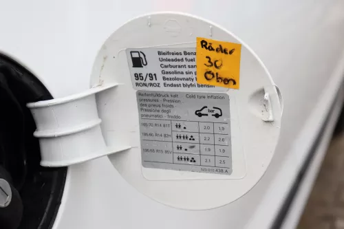 VW Fox 5Z Tankdeckel Klappe Tankklappe Deckel Tank weiß LB9A (159026)