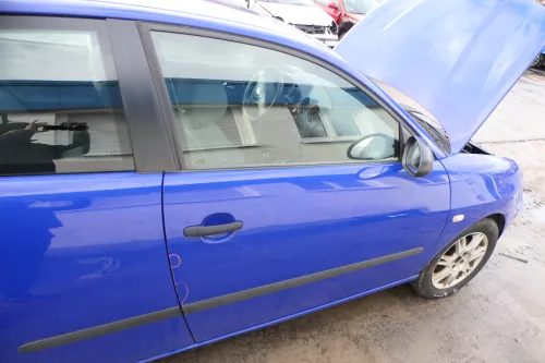 Seat Ibiza 6L Tür Fahrertür 2/3-Türer vorne rechts blau LS5G ohne Anbauteile (180868)
