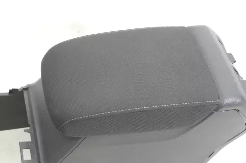 VW Golf 7 5G Mittelarmlehne Armlehne original mitte schwarz 82V (150074)