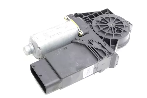 VW Passat 3B ektrischer Fensterheber vorne links 0130821695 Fensterhebermotor (166469)