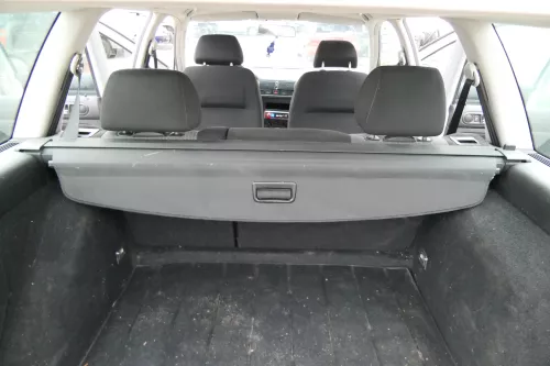 Bora Golf 4 Kombi Variant Laderaumabdeckung Rollo Hutablage Kofferraum schwarz