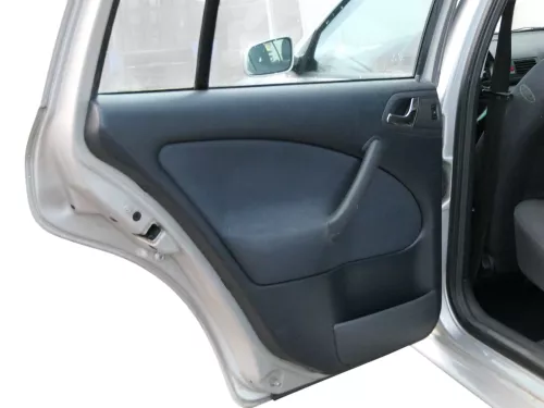 1x Octavia 1U Kombi Türverkleidung Verkleidung Tür hinten links (184315)