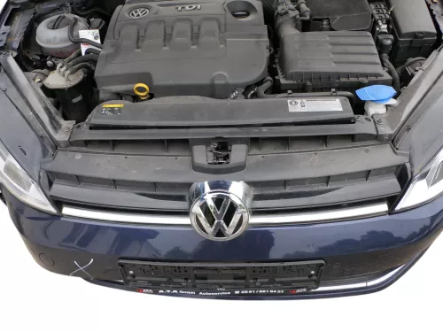 VW Golf 7 5G Grill Kühlergrill VW Zeichen Logo schwarz 5G0853651M (185437)