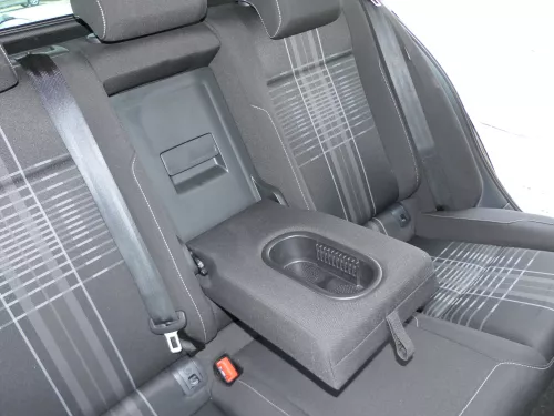 VW Golf 7 5G Sitz Sitze hinten Rückbank Rücksitzbank Lehne Ski durchreiche Gurt (185467)