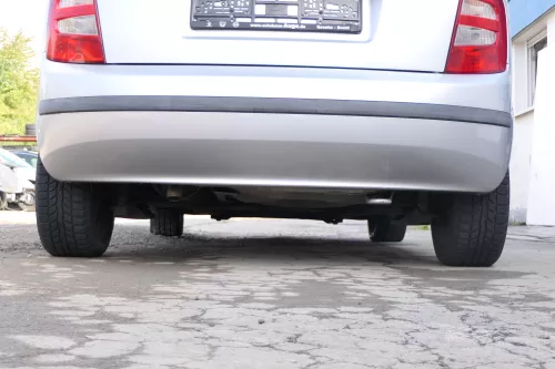 Skoda Fabia 6Y Schrägheck Stoßstange hinten Heckstoßstange silber grau LF7T