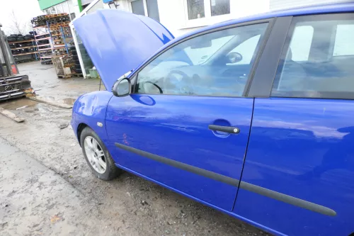 Seat Ibiza 6L Tür Fahrertür 2/3-Türer vorne links blau LS5G ohne Anbautei (180864)