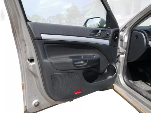 1x Octavia 1Z Türverkleidung Verkleidung Tür vorne links onyx schwarz (185778)