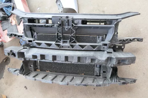 VW Touran 1T Facelift Schloßträger mit Kühler Kondensator Ladeluftkühler (111684)