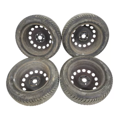 4x VW Golf 5 Plus 5M 205/55 R16 91T Winterreifen M+S Felgen Reifen M&S ca.7,5mm (149882)