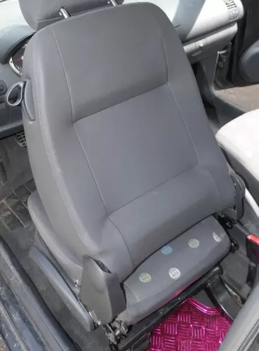 Seat Arosa VW Lupo Sitz vorn links Fahrersitz Höhenverstellung höhenverste rot (185995)