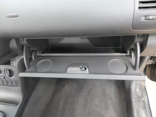 VW Lupo Seat Arosa Handschuhfach Fach Griff Klappe schwarz 6E1857101 Kratzer (185998)