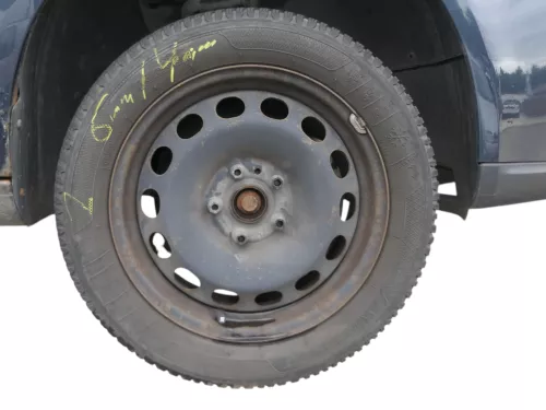 2x VW Passat 3C Golf Reifen Winterrreifen M&S 205/55 R16 91H Felgen 4-6mm