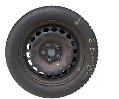 2x VW Passat 3C Golf Reifen Winterrreifen M&S 205/60 R16 92H Felgen 5,5-6mm