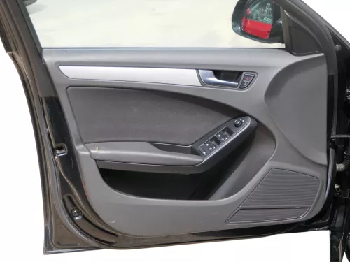 1x A4 8K B8 Türverkleidung Verkleidung Tür vorne links schwarz - MÄNGEL!!!