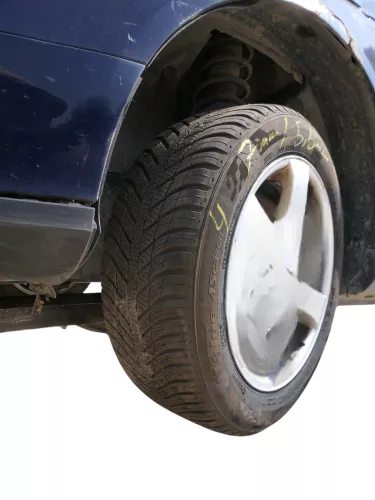 2x VW Golf 6 A3 8P 205/55 R16 94H Winterreifen M&S ca. 5,5-7 mm - nur Reifen  (186204)