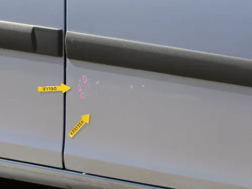 Skoda Roomster 5J Tür vorne rechts Beifahrertür - blau LF5Y (ohne Anbauteile) (186249)