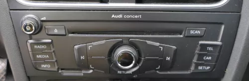 Audi A5 A4 8K B8 Radio CD Player Original symphony 8T1035186C mit Code (115899)