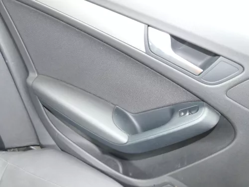 1x A5 8T Türverkleidung Verkleidung Tür hinten links 4/5-Türer soul schwarz (186355)