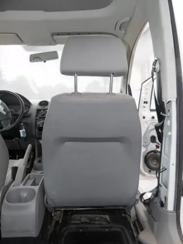 VW Caddy 3 2K für Post Sitz vorne rechts Beifahrersitz + Schiene + Gurt (186501)