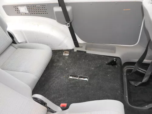 VW Caddy 2k Teppich Innenraumteppich Innen vorne + mitte- schwarz (186521)