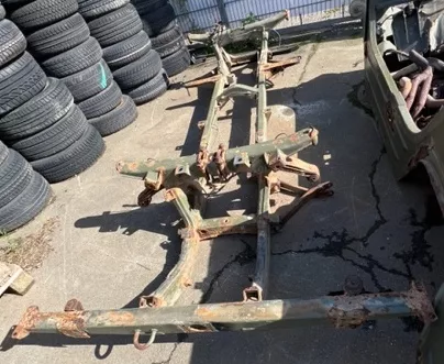 VW Iltis Achse Hinterachse Achsträger Aggregateträger Vorderachse Fahrgestell (171938)