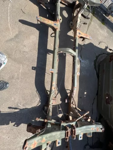 VW Iltis Achse Hinterachse Achsträger Aggregateträger Vorderachse Fahrgestell (171938)