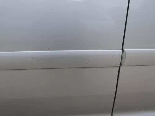 VW Touran 1T 1T3 Tür vorne links Fahrertür silber LA7W -OHNE Anbauteile - ROST (186546)