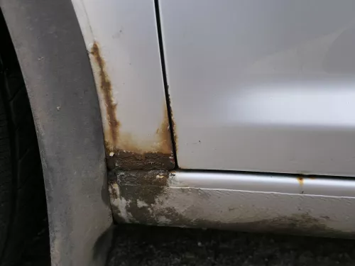 VW Touran 1T 1T3 Tür vorne links Fahrertür silber LA7W -OHNE Anbauteile - ROST (186546)