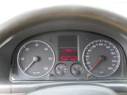 VW Touran Caddy 2K Tacho Tachometer Kombiinstrument 334.000km 1T0920860G TDI