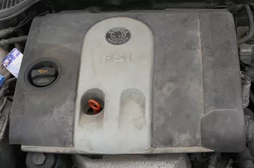 Skoda Octavia Motorabdeckung Abdeckung Motor Blende 1.6 1,6 FSI 03C129607N