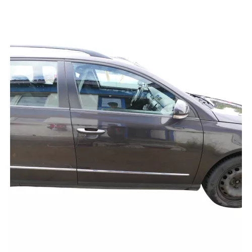 Passat 3C Kombi o. Limo Tür vorne rechts Beifahrer brraun LC8Z ohneAnbauteile