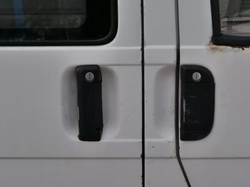 T4 Transporter Tür rechts Schiebetür mit Scheibe Multivan Caravelle weiß R902 (186815)