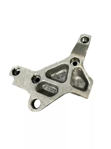 Audi A6 4F 4,2 Halter für Riemenspanndämpfer 079903447M (187116)